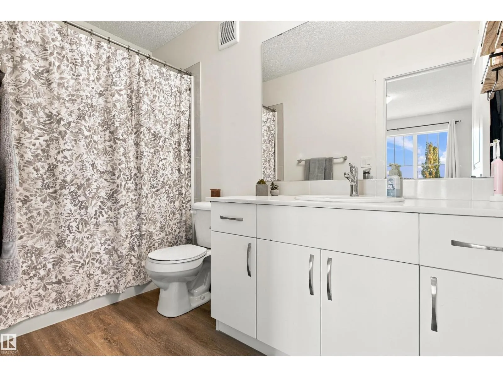 #61 50 MCLAUGHLIN DR