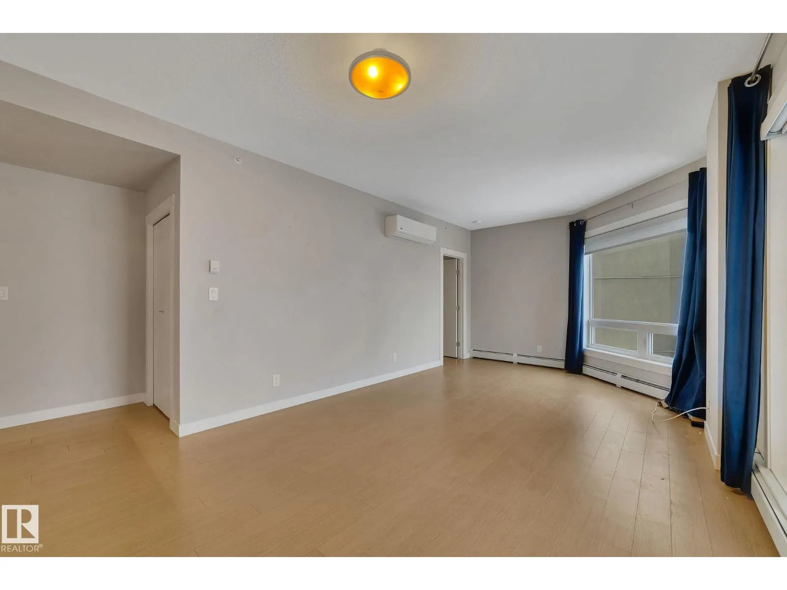 #2107 10410 102 AV NW