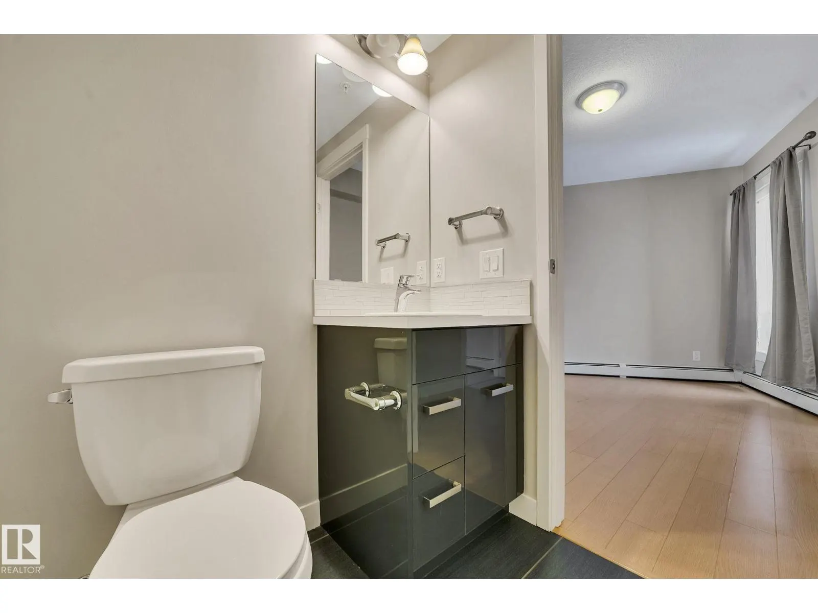#2107 10410 102 AV NW