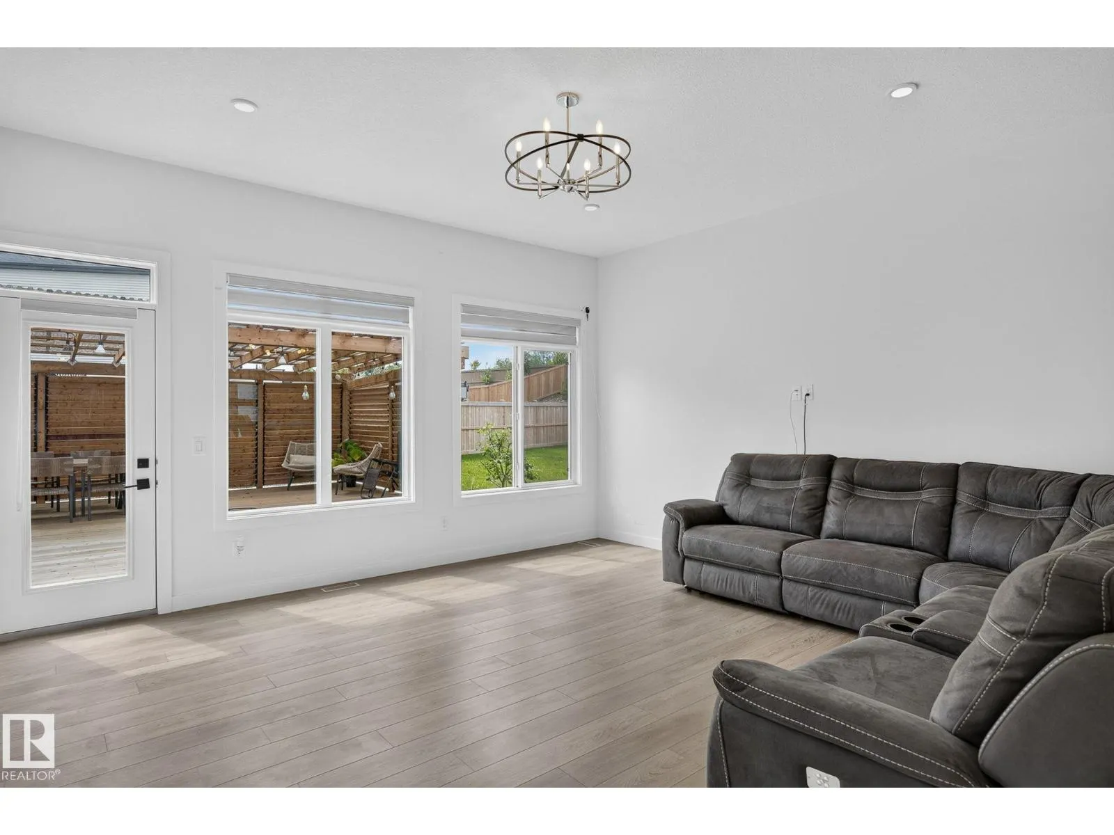 23027 96 AV NW