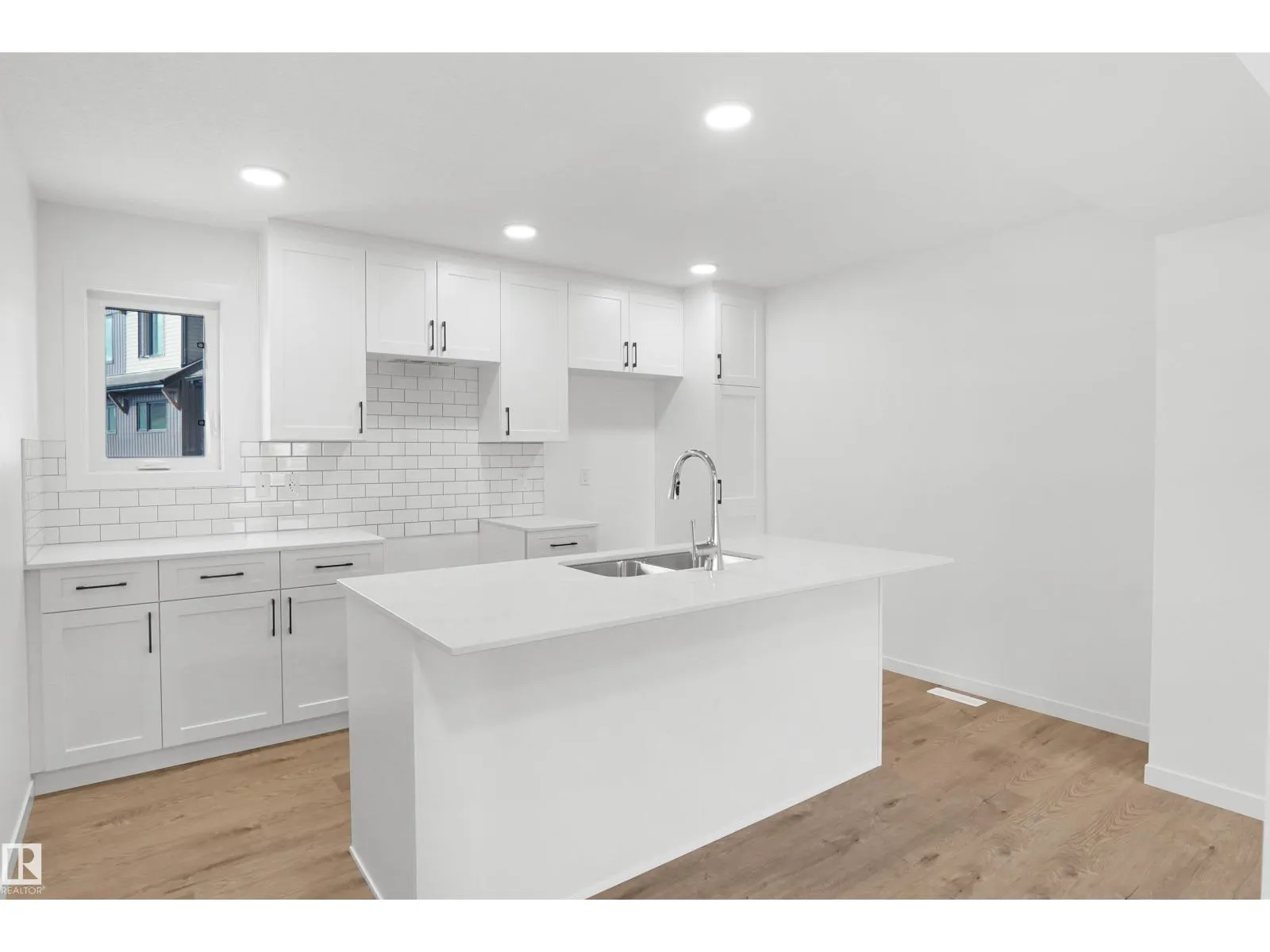 #62 4825 120 ST NW