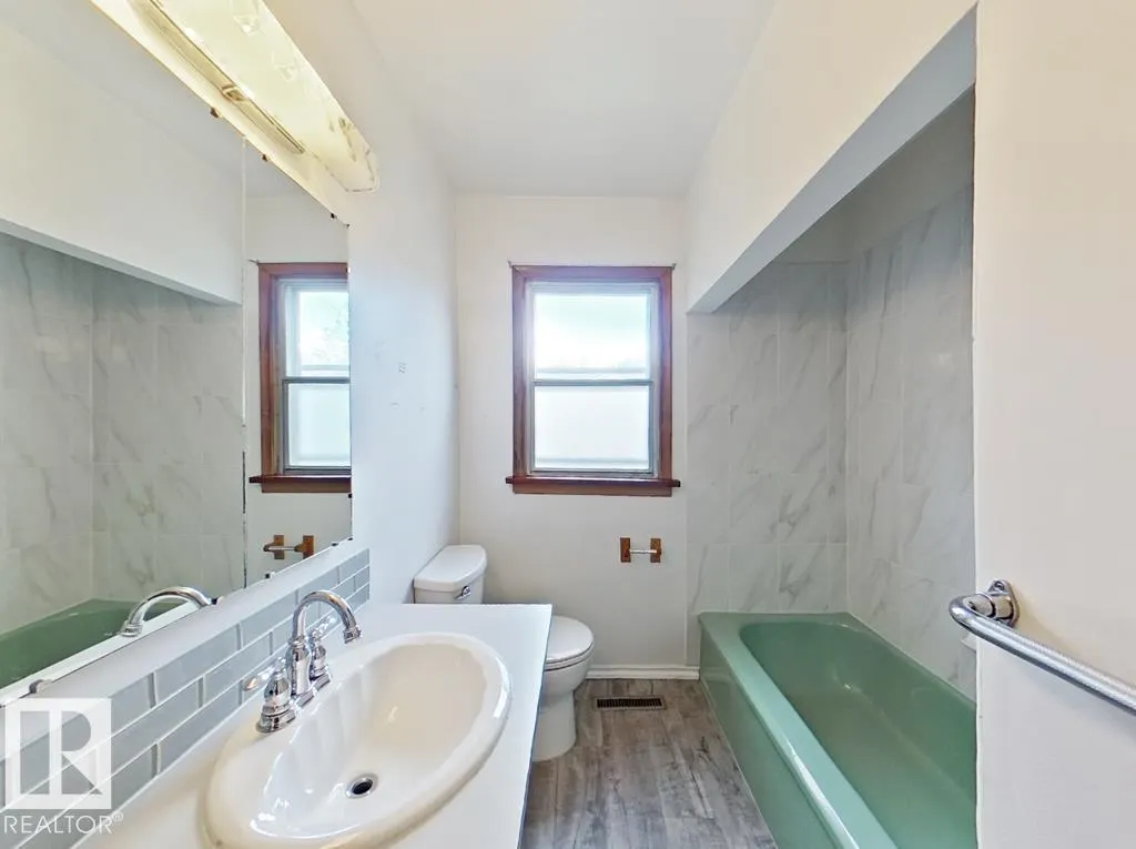 10509 77 ST NW