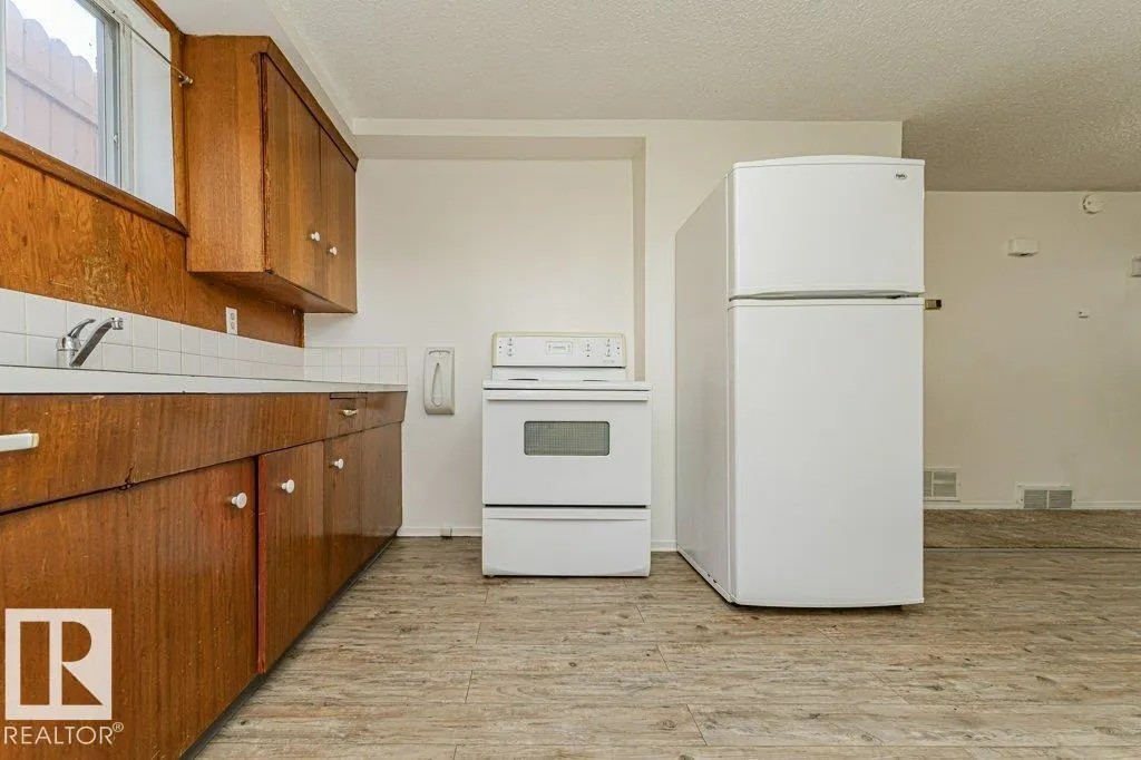 10509 77 ST NW