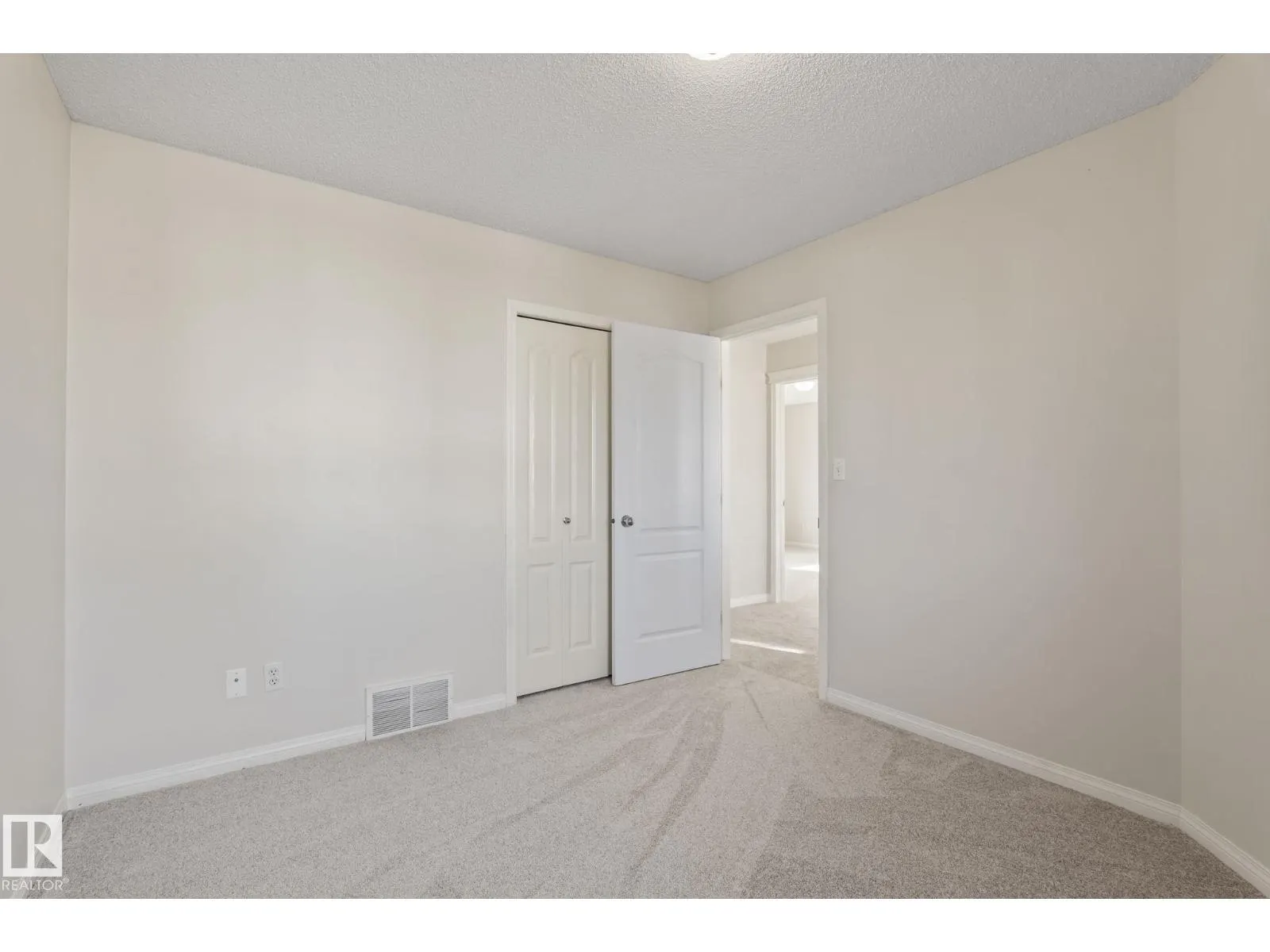 11727 13 AV NW