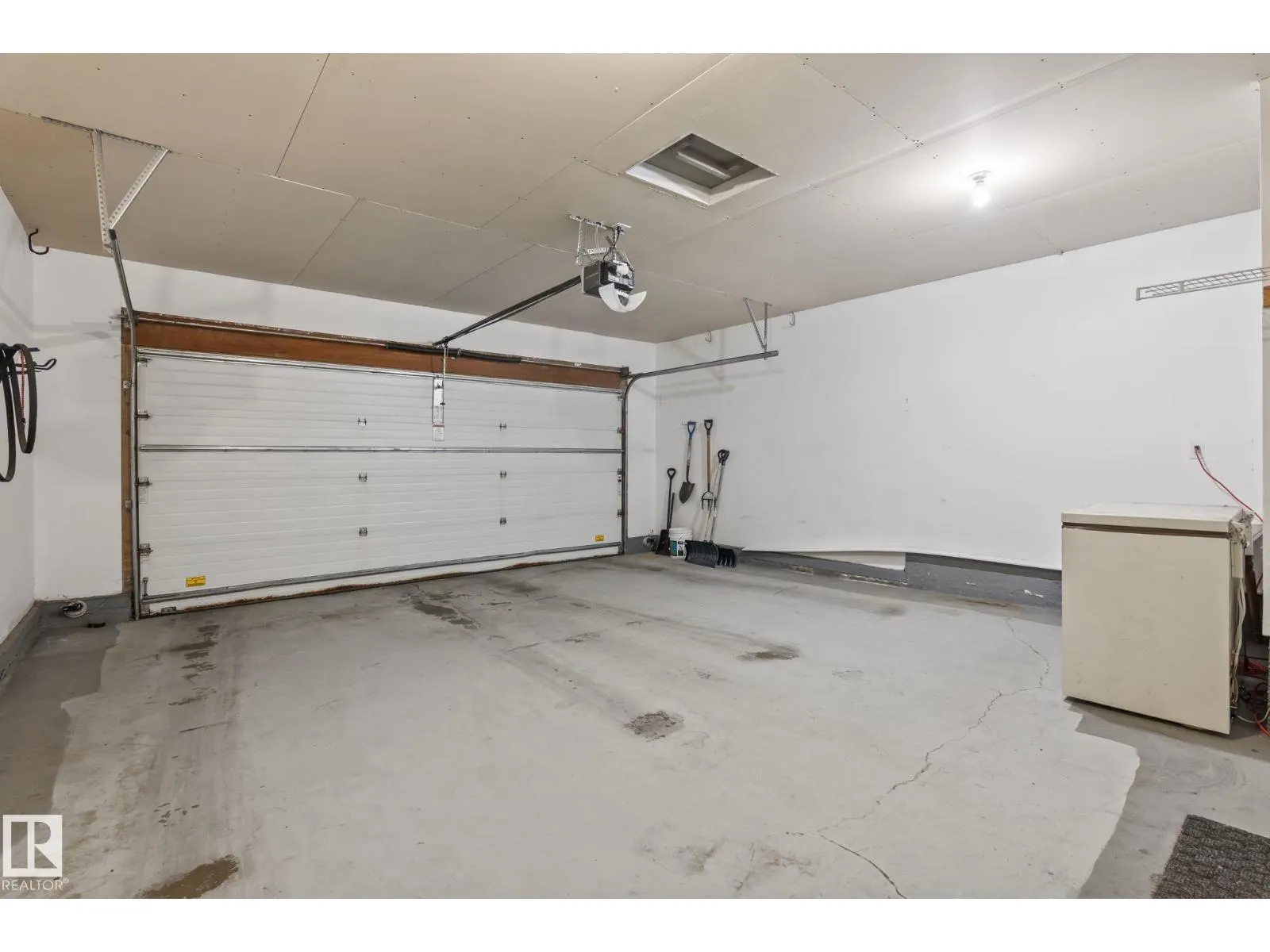 11727 13 AV NW