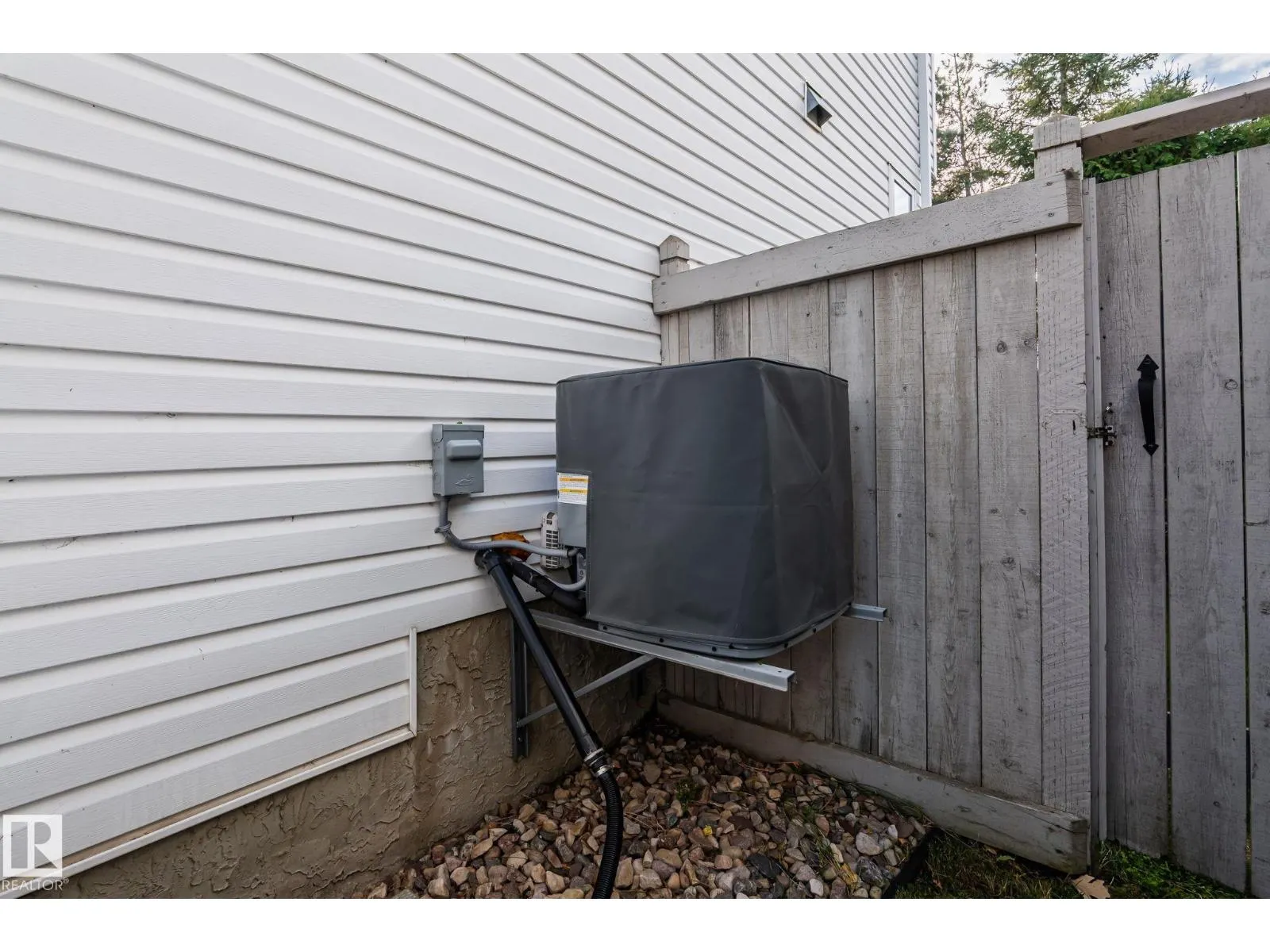 11727 13 AV NW