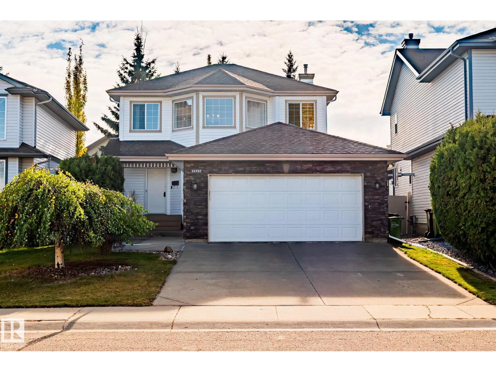 11727 13 AV NW