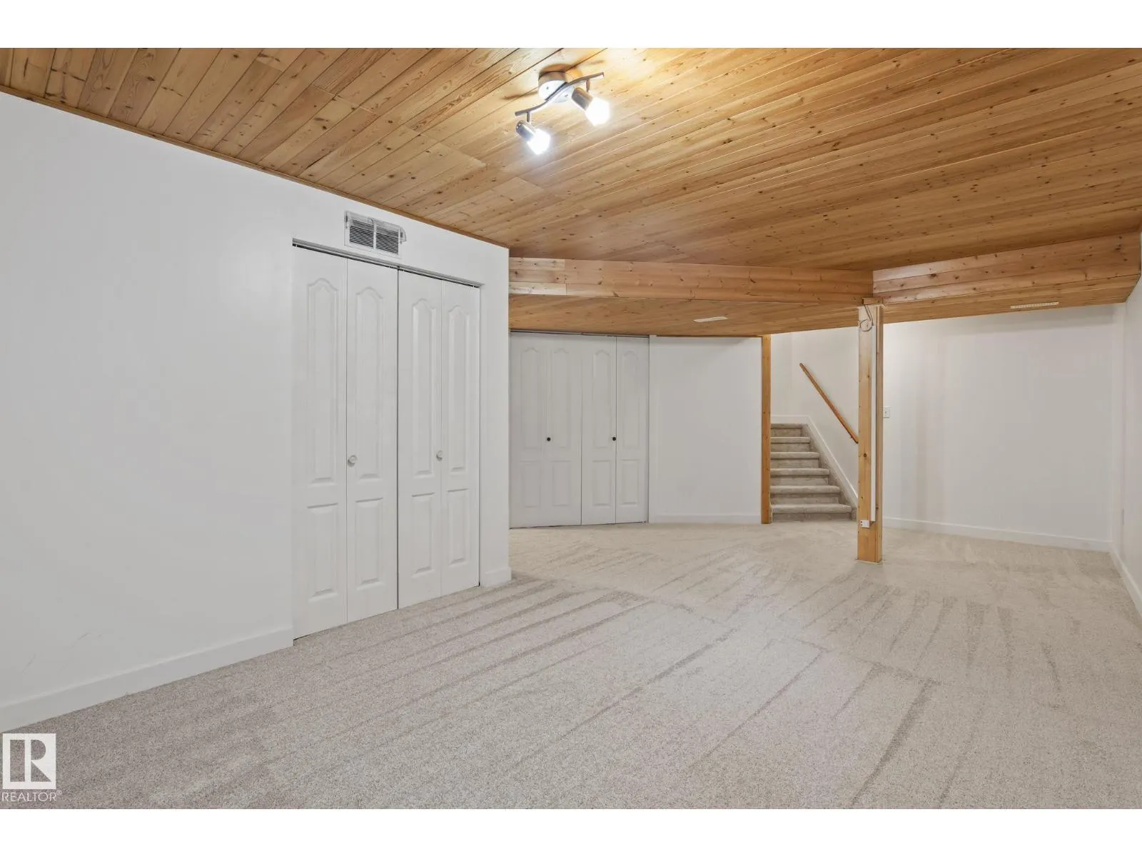 11727 13 AV NW