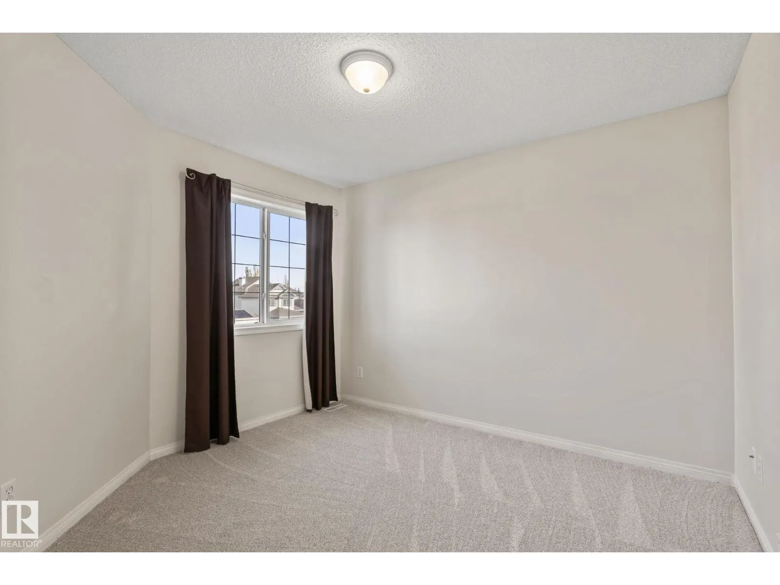 11727 13 AV NW