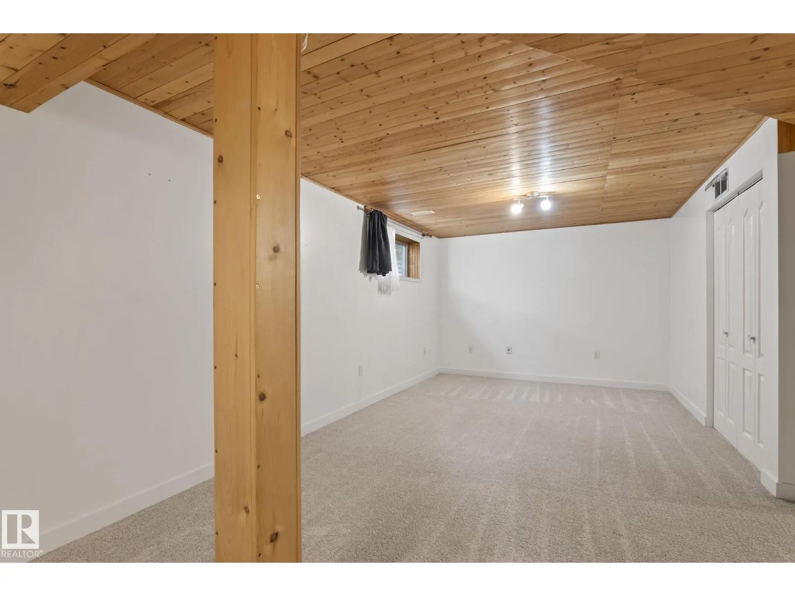 11727 13 AV NW
