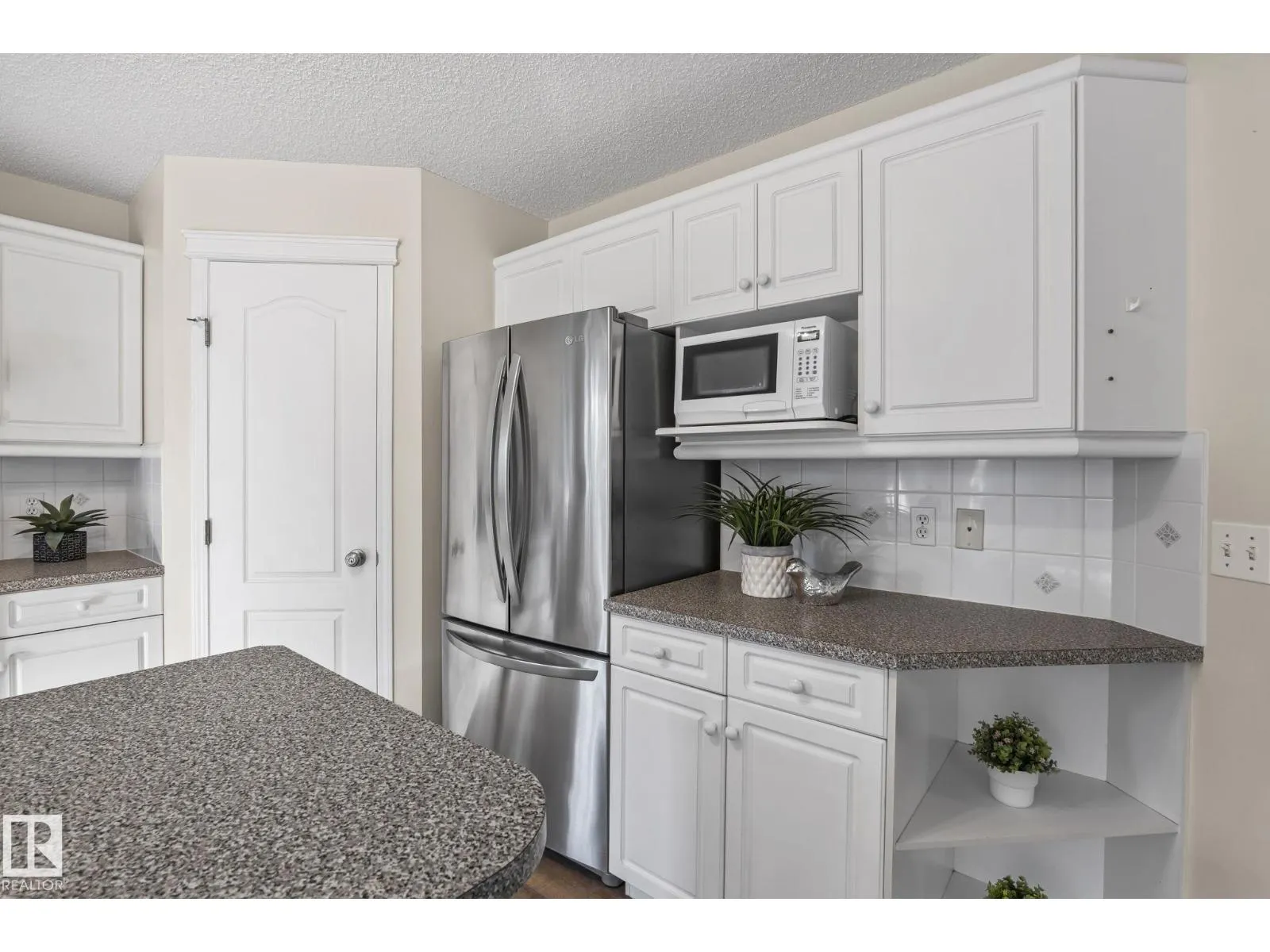11727 13 AV NW