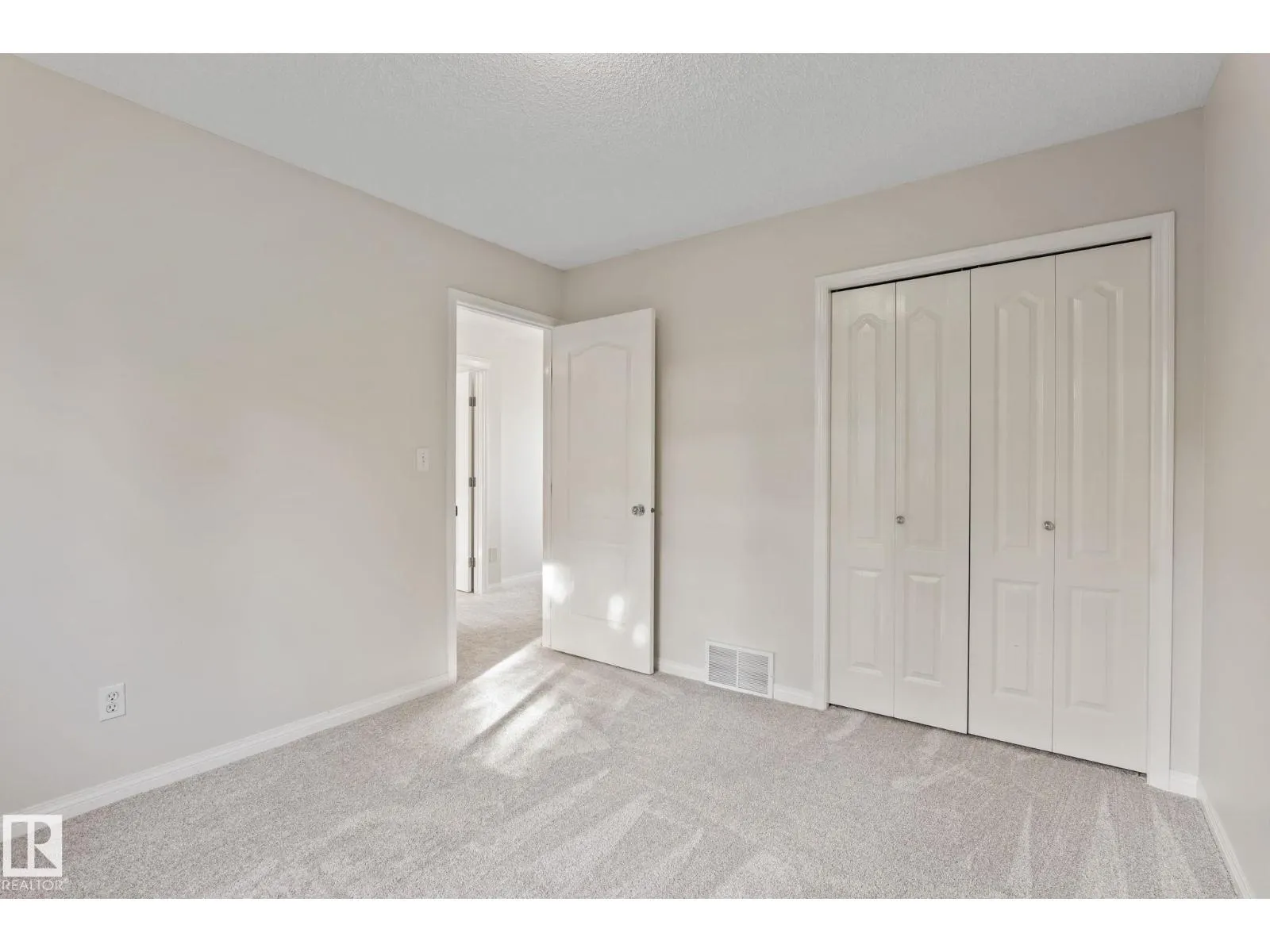 11727 13 AV NW