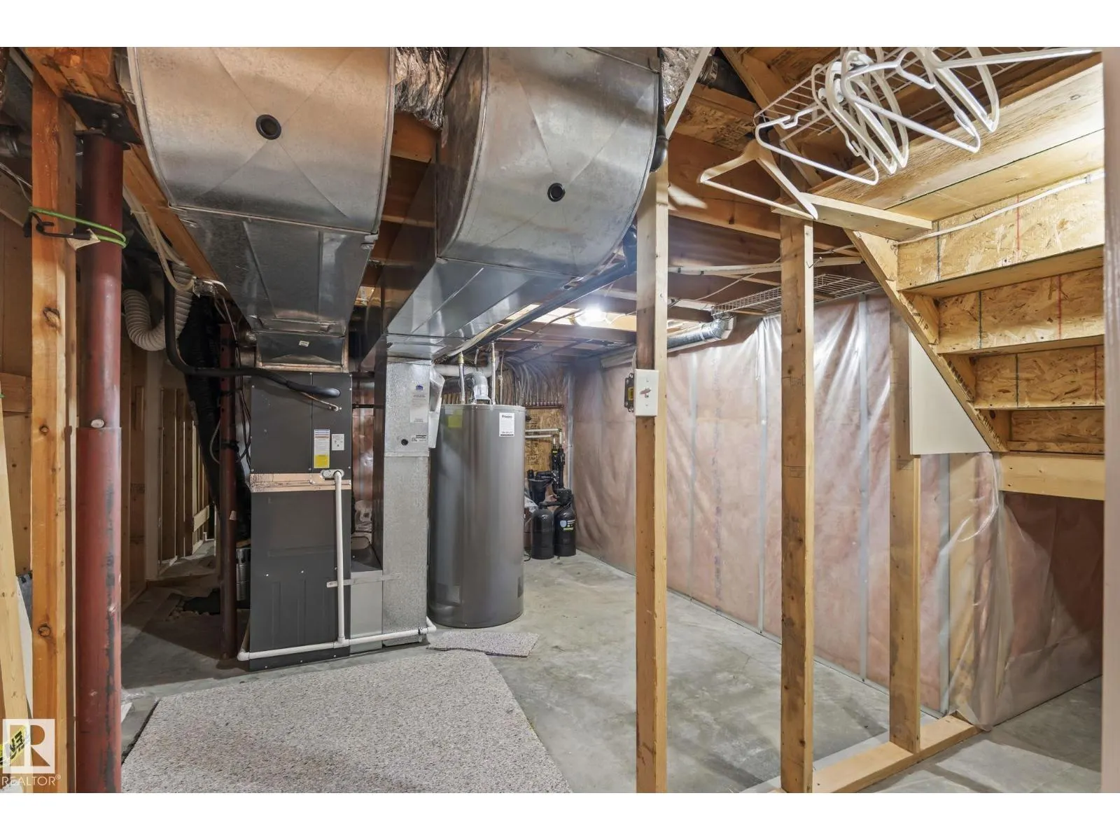 11727 13 AV NW