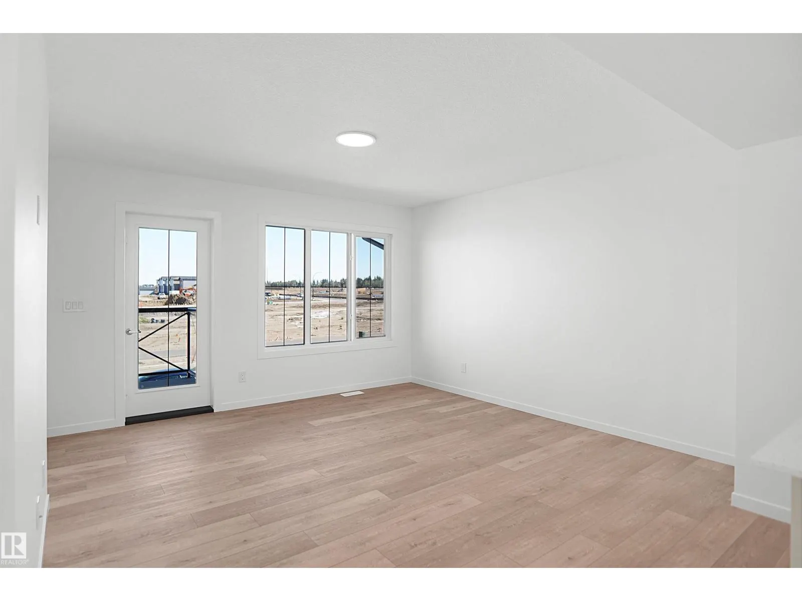 2022 Glastonbury BV NW