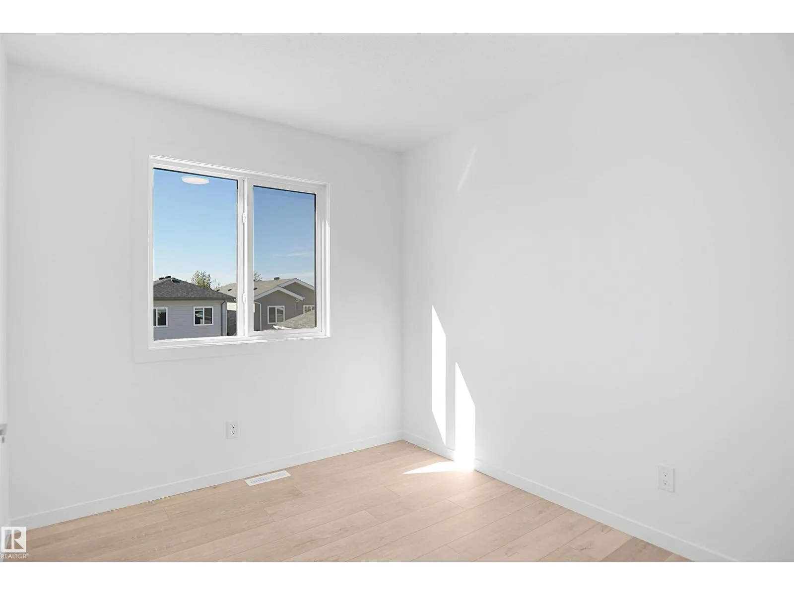 2022 Glastonbury BV NW