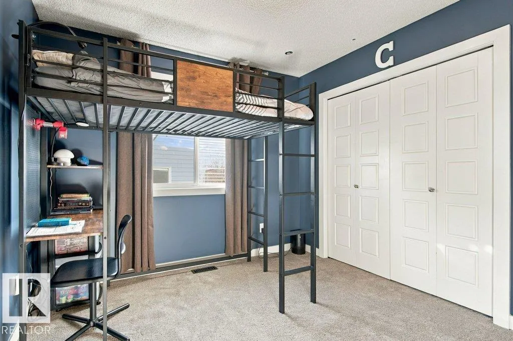 18 Currant CR