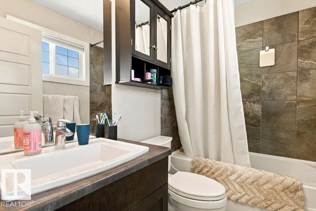 18 Currant CR