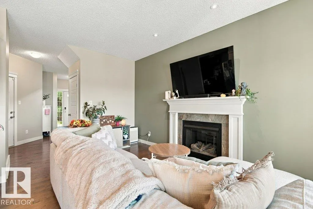 18 Currant CR