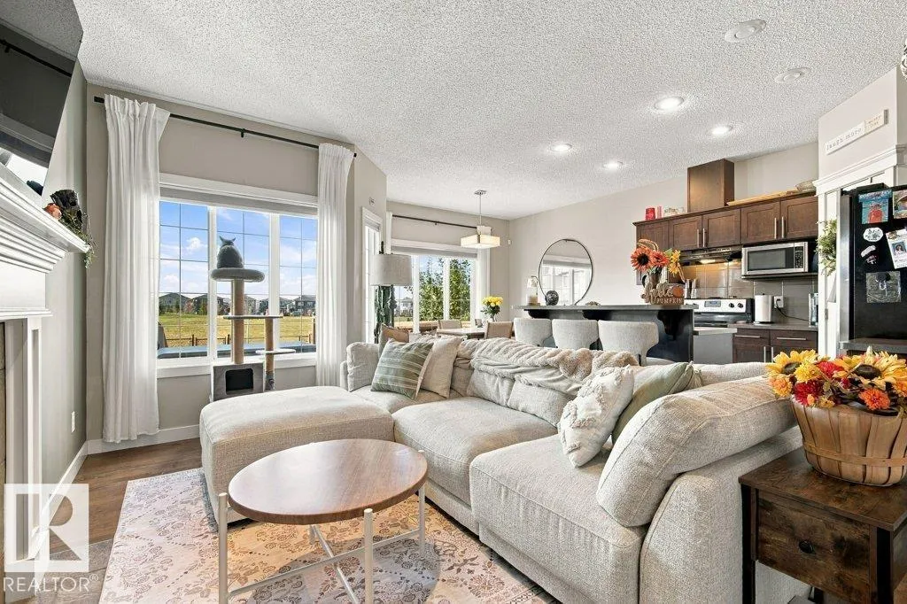 18 Currant CR