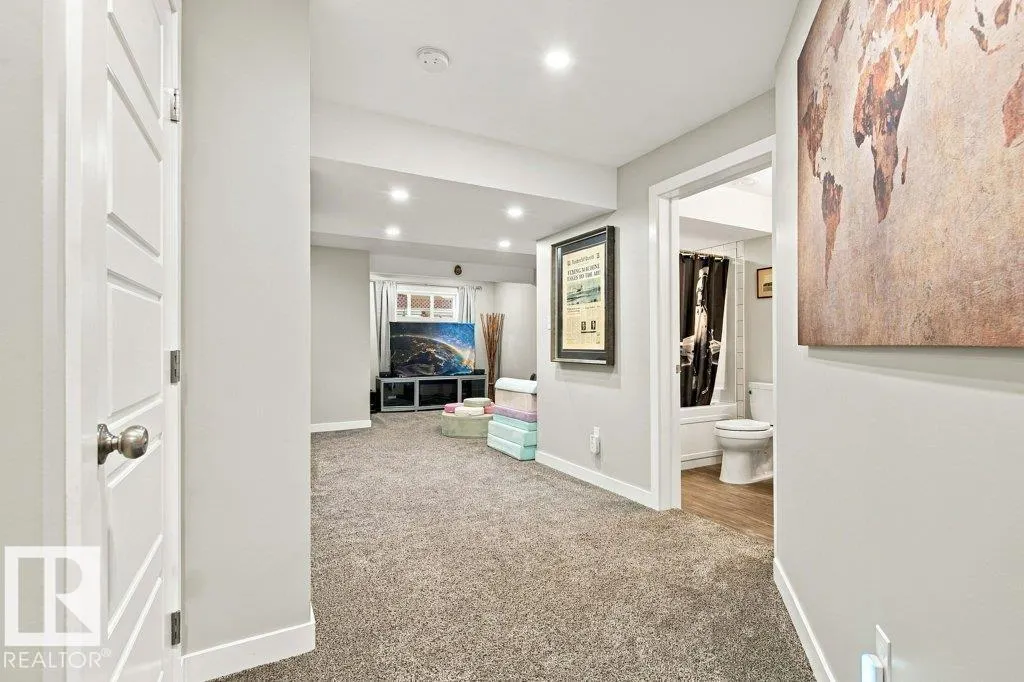 18 Currant CR