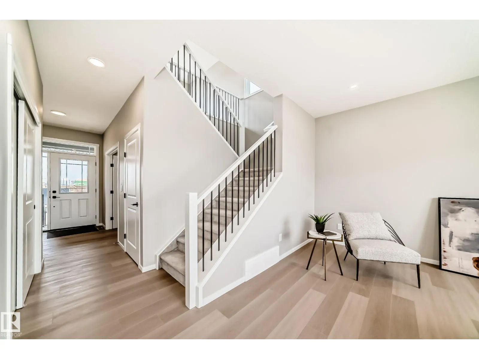 1603 206 ST NW