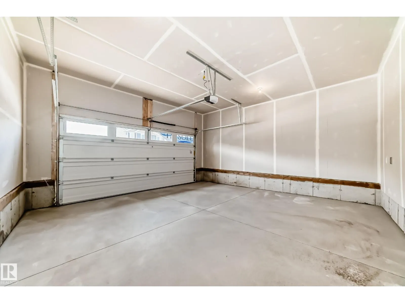 1603 206 ST NW
