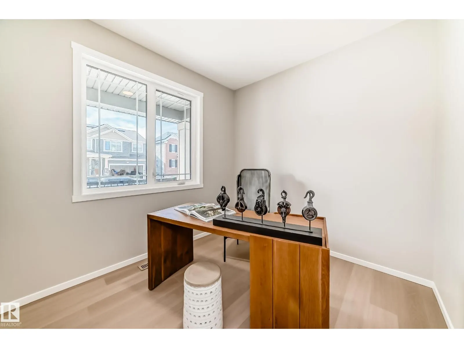 1603 206 ST NW