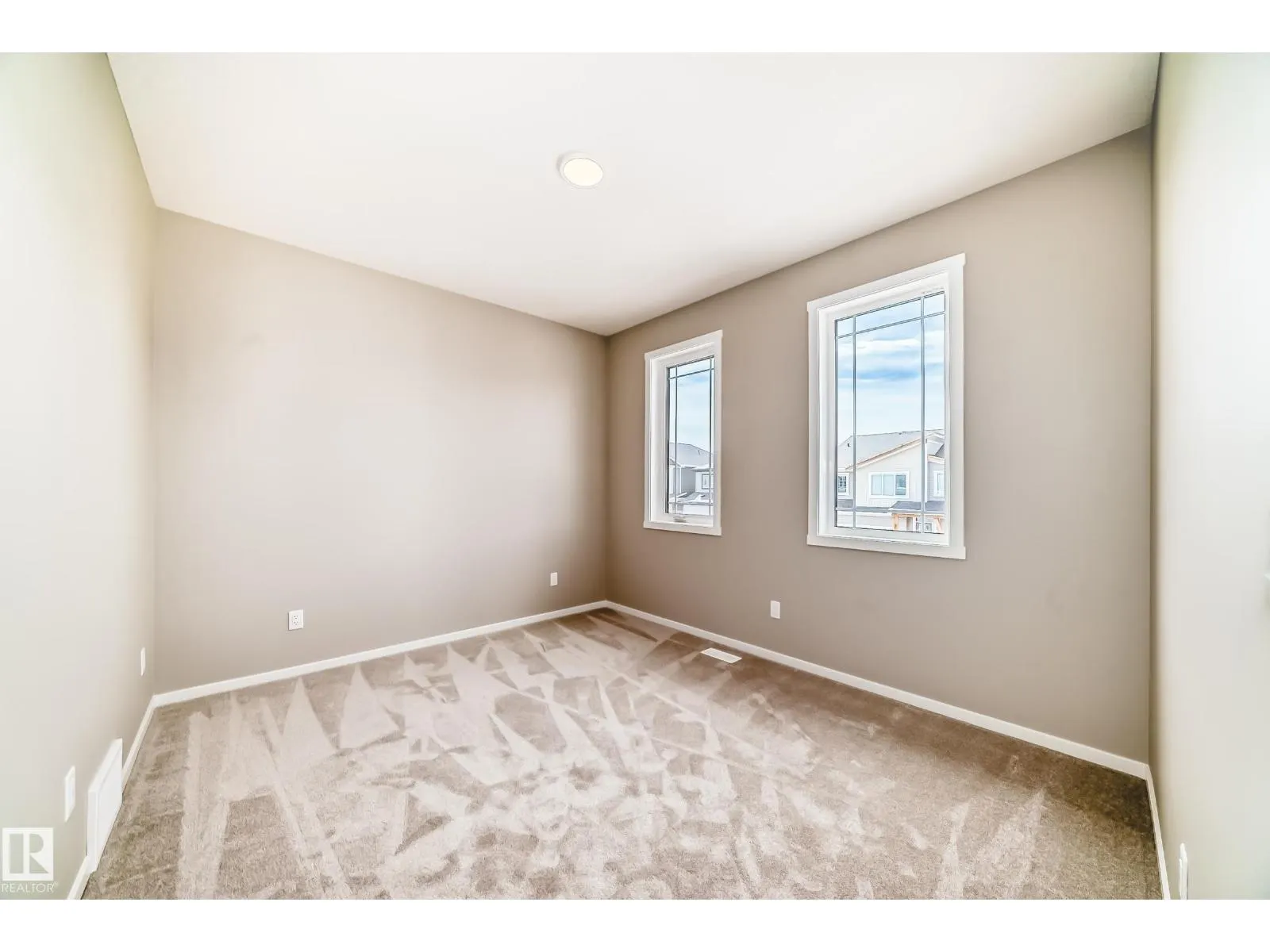 1603 206 ST NW