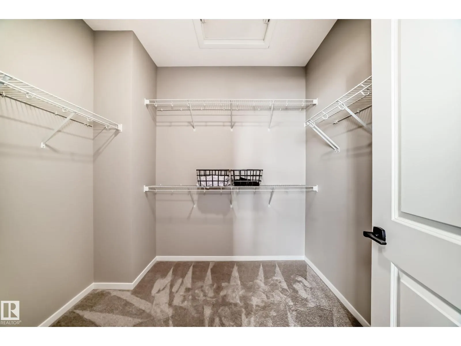 1603 206 ST NW