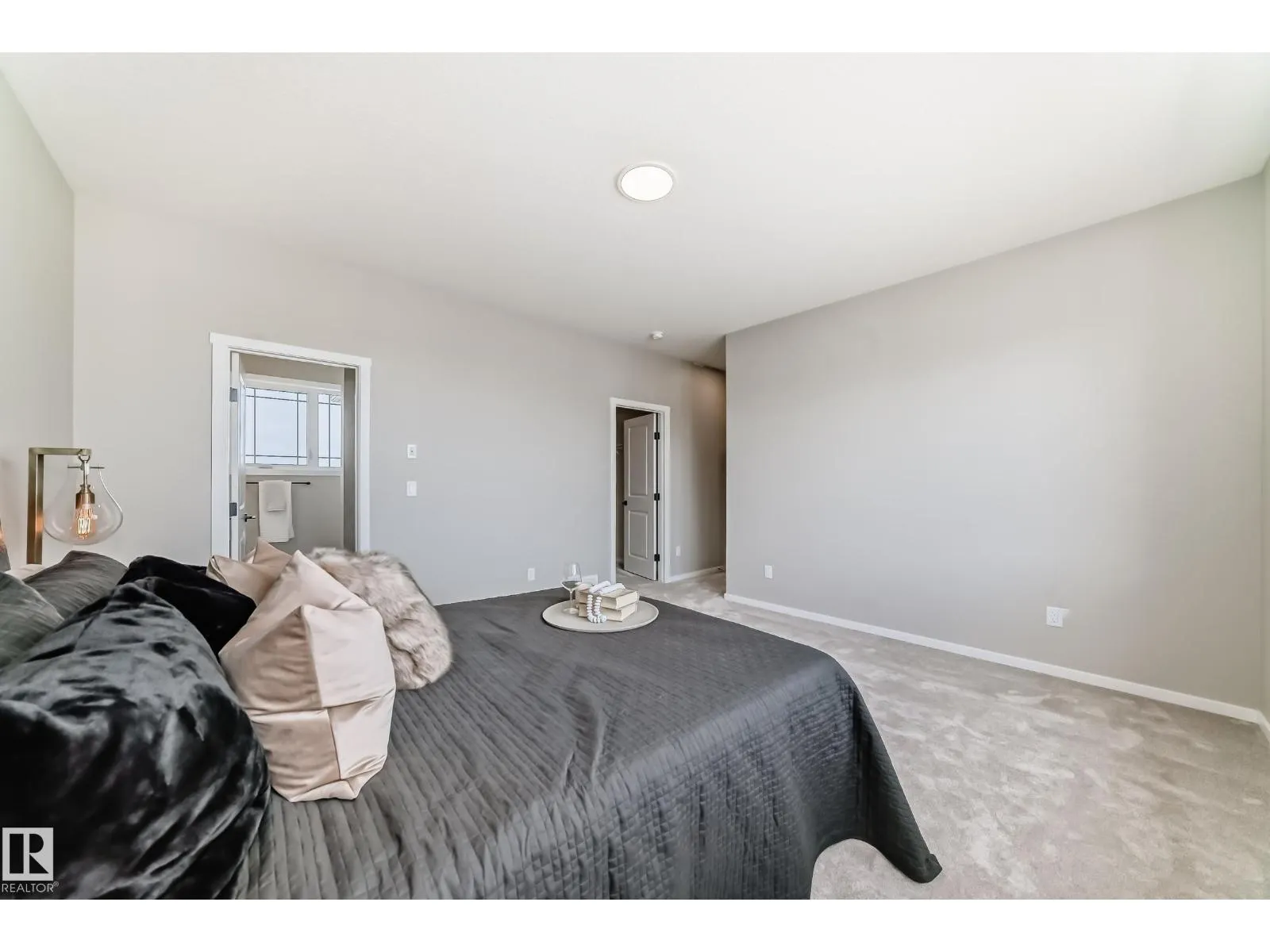1603 206 ST NW