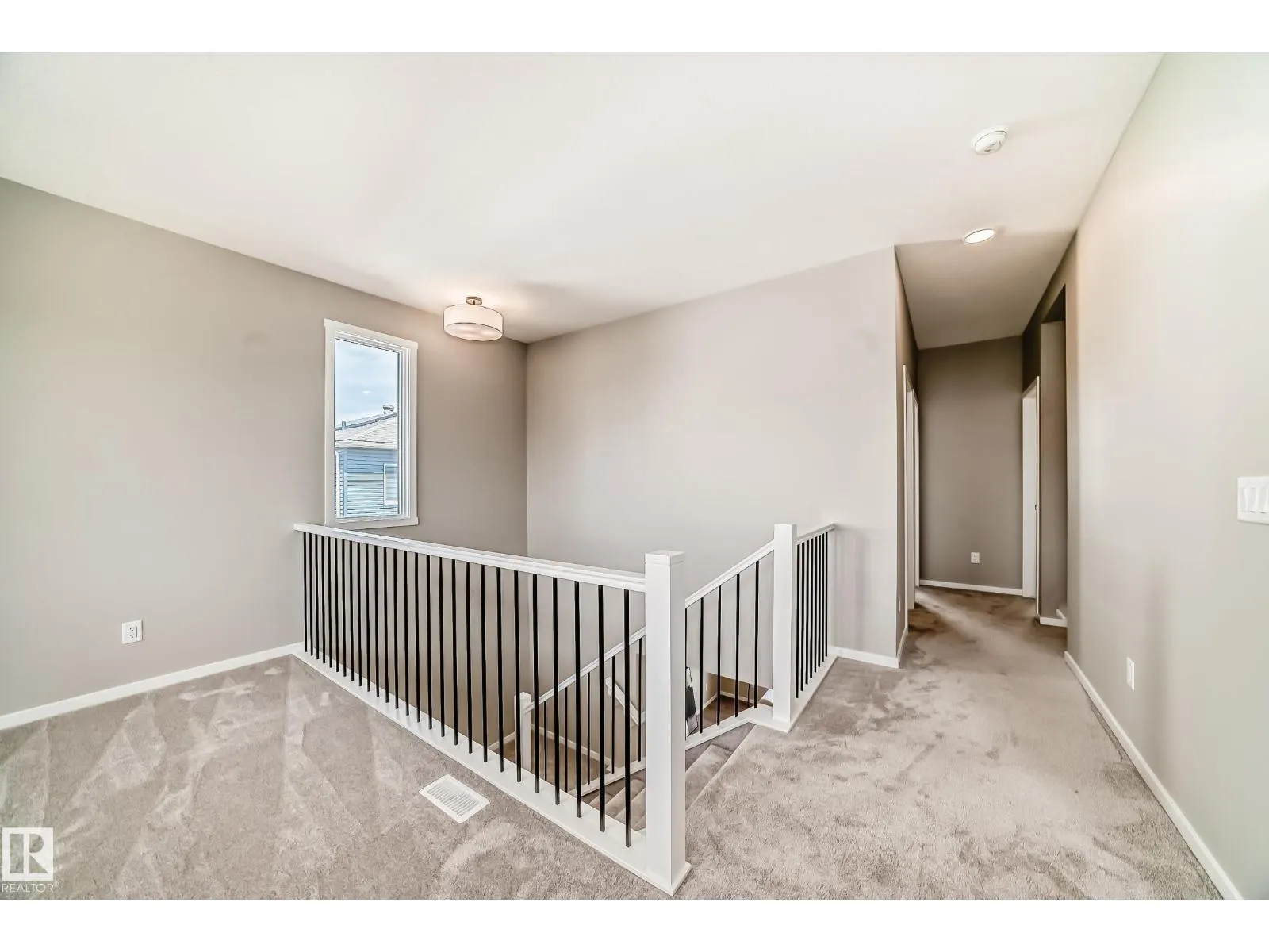 1603 206 ST NW
