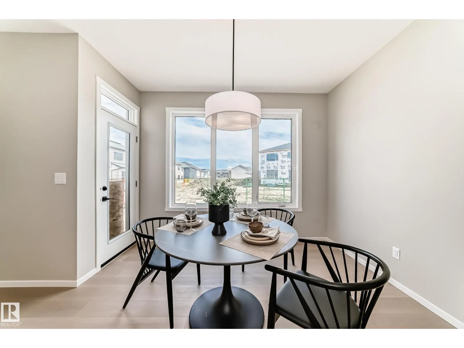 1603 206 ST NW