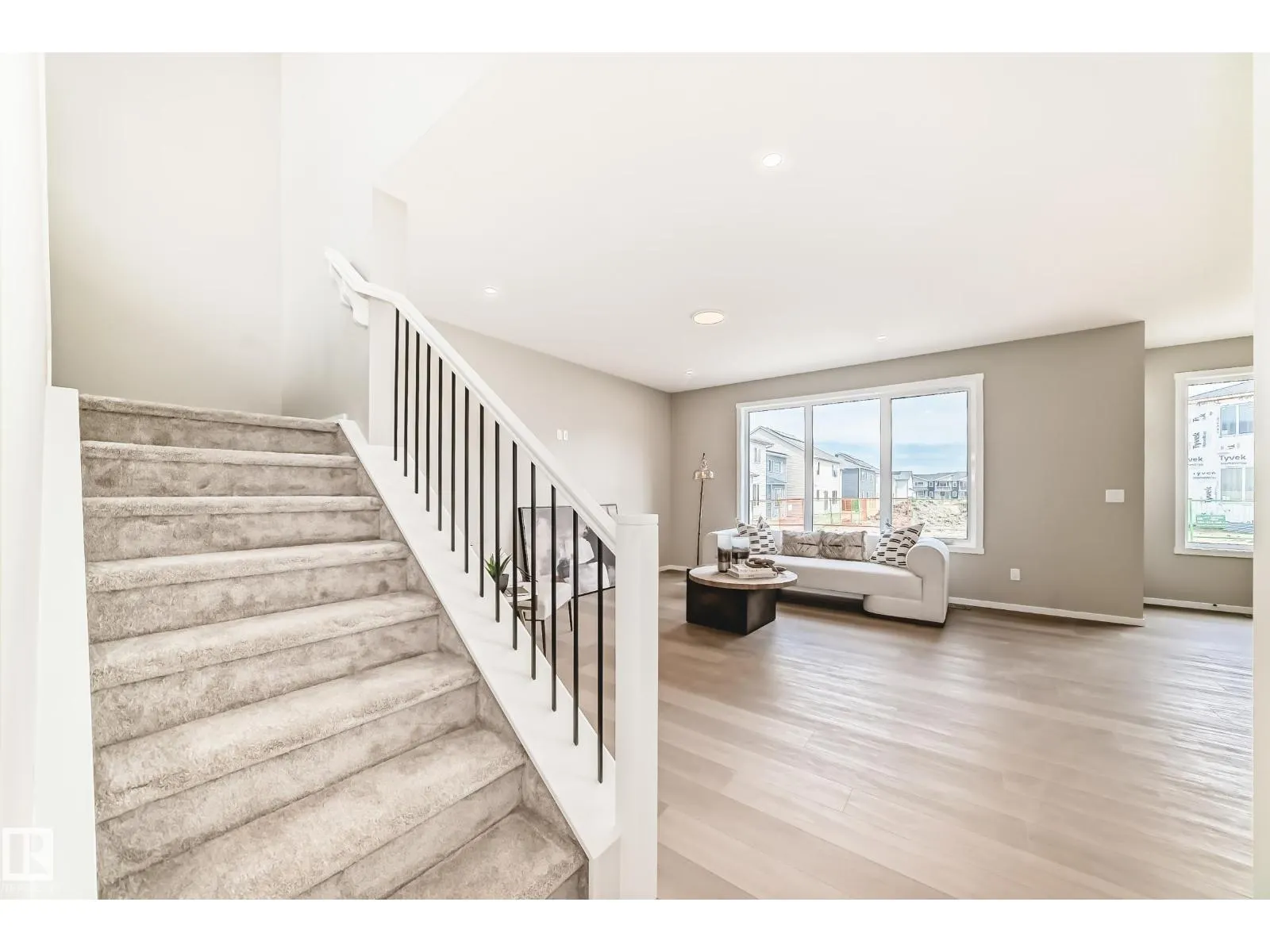 1603 206 ST NW