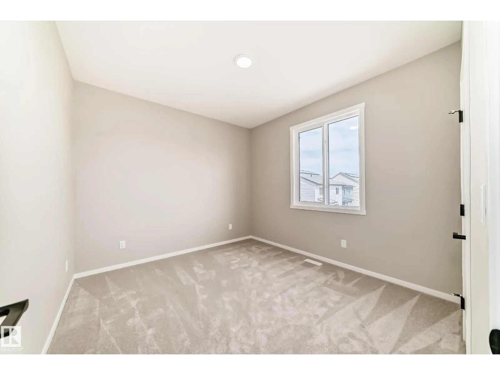 1603 206 ST NW