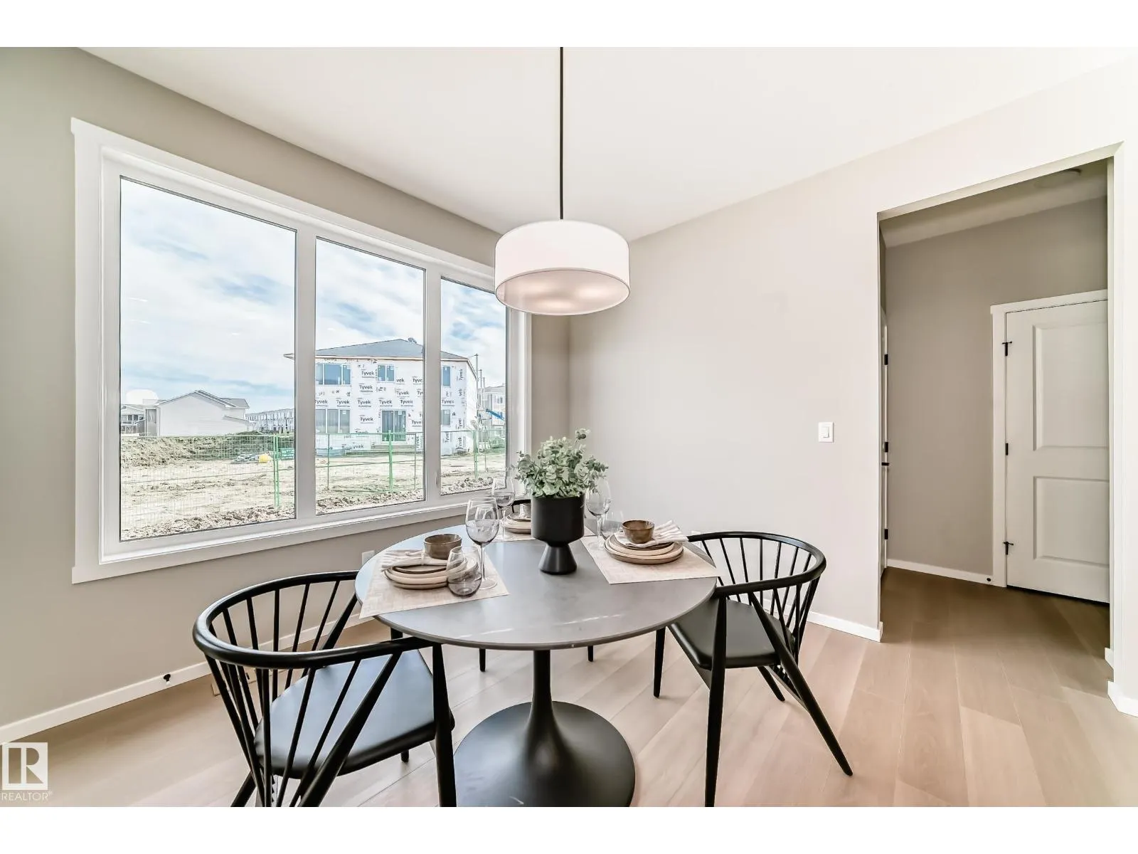 1603 206 ST NW