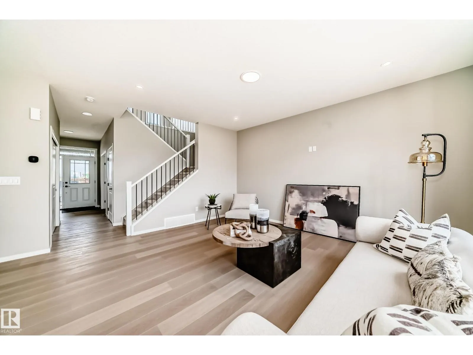 1603 206 ST NW
