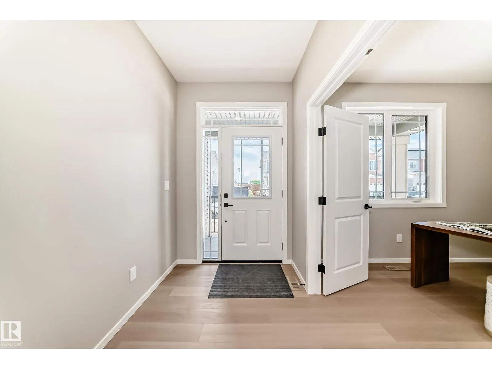 1603 206 ST NW