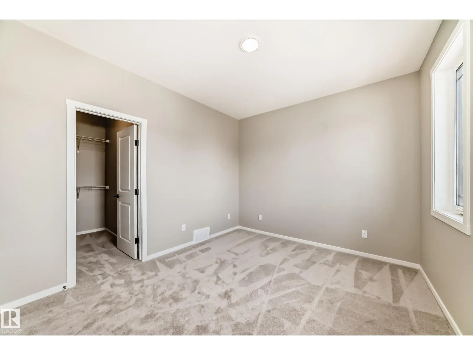 1603 206 ST NW