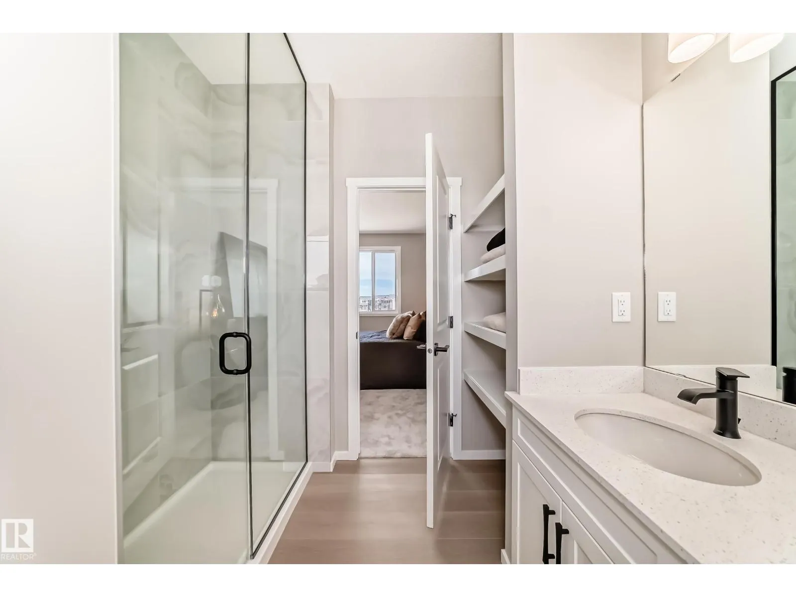 1603 206 ST NW