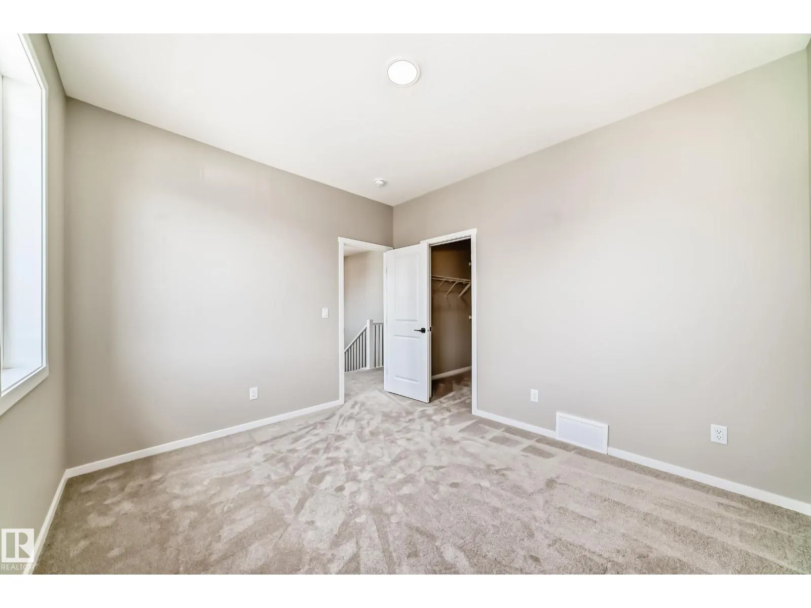 1603 206 ST NW