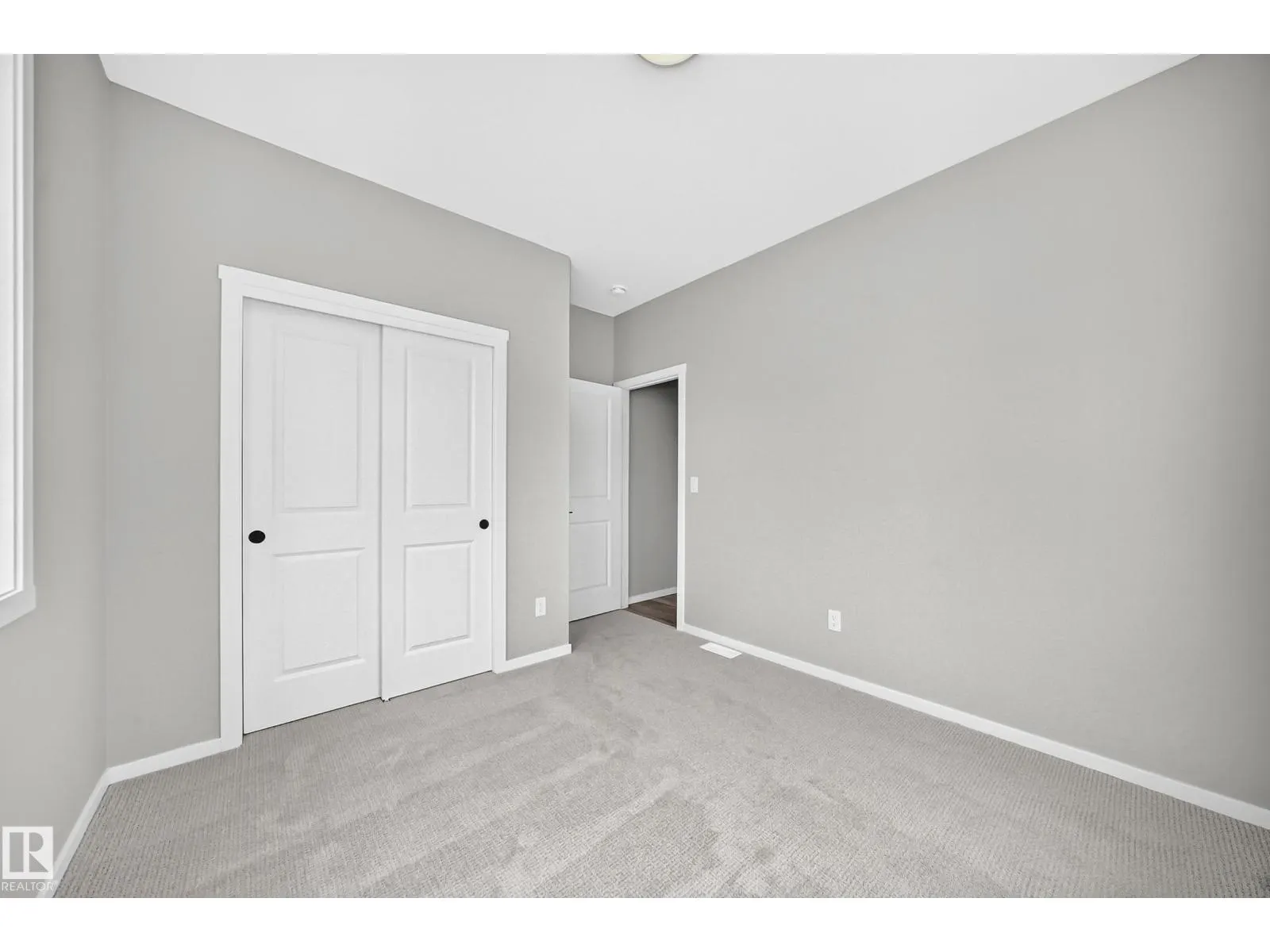 20512 15 AV NW