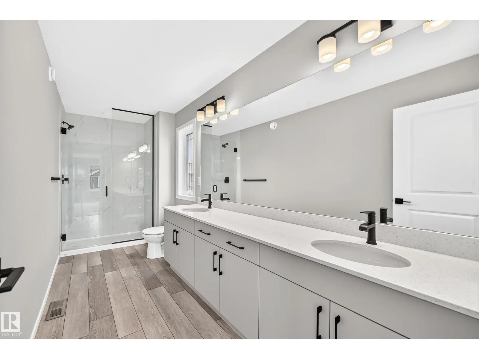 20512 15 AV NW