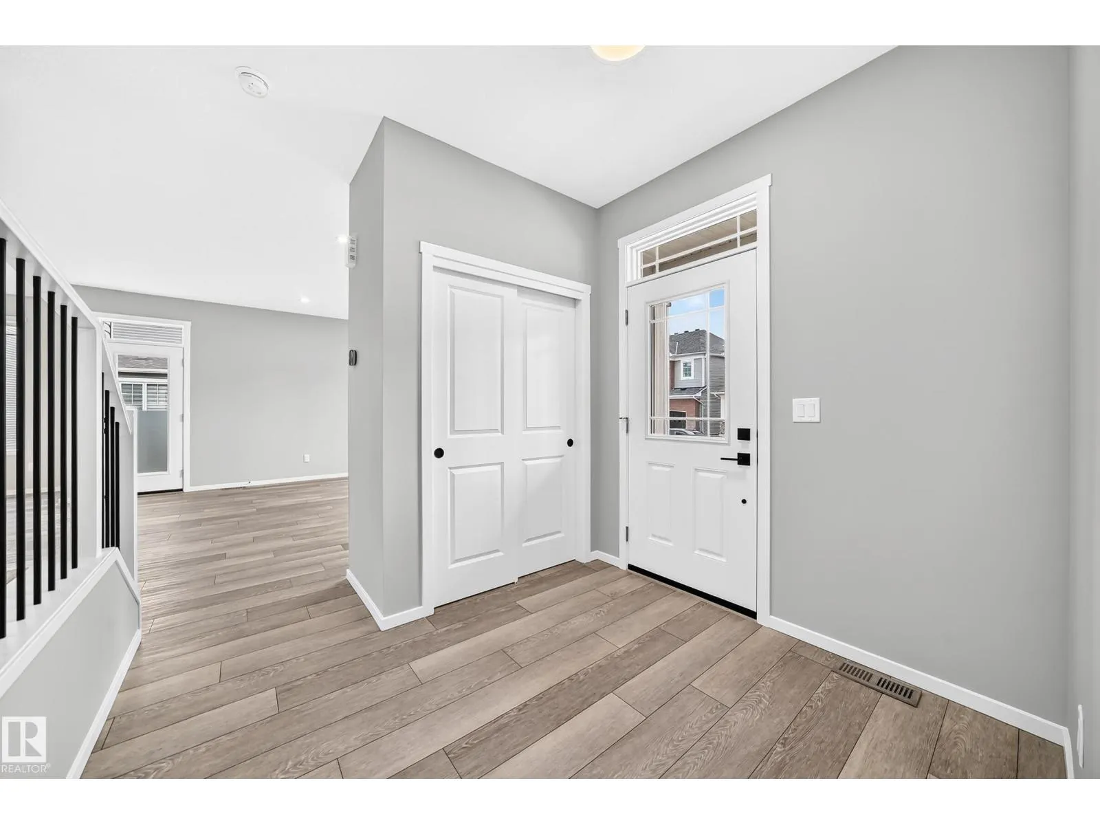 20512 15 AV NW