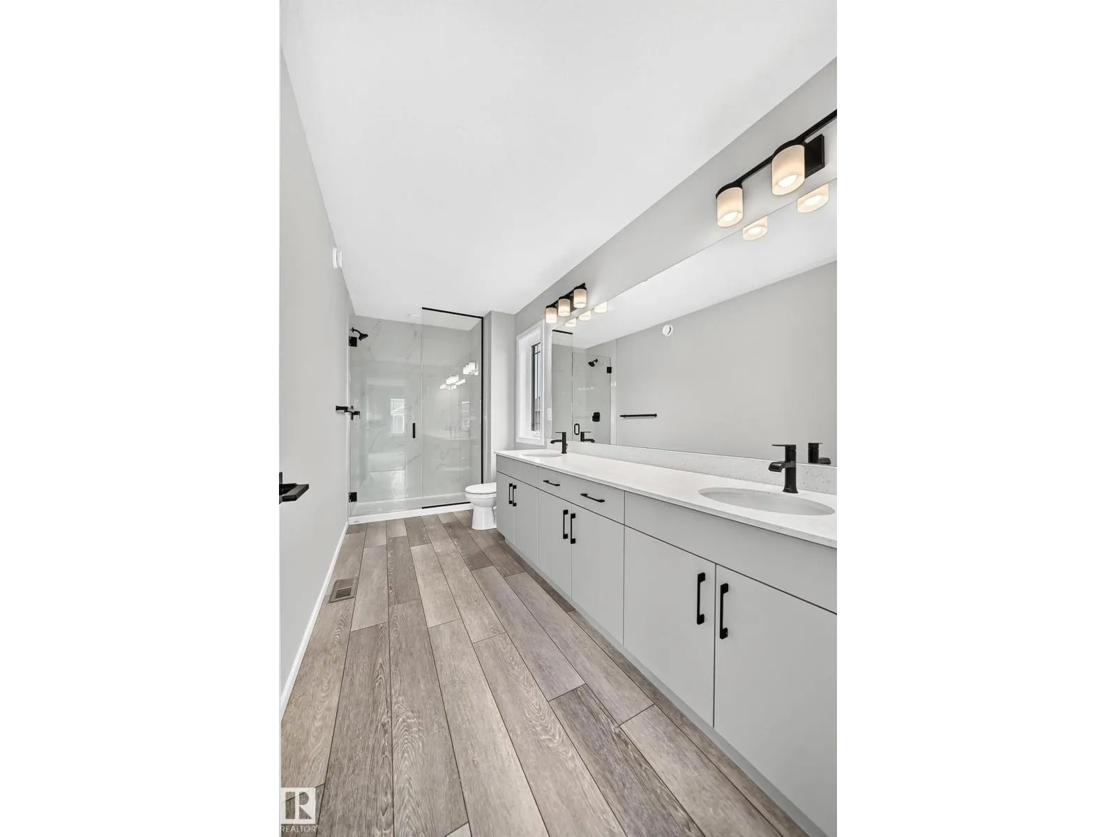 20512 15 AV NW