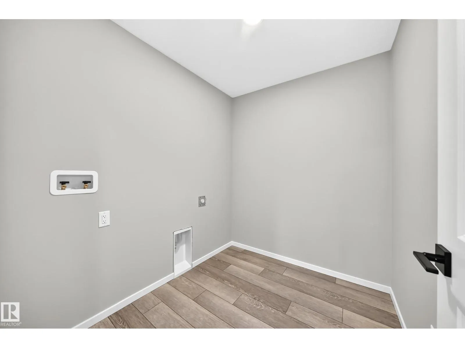 20512 15 AV NW