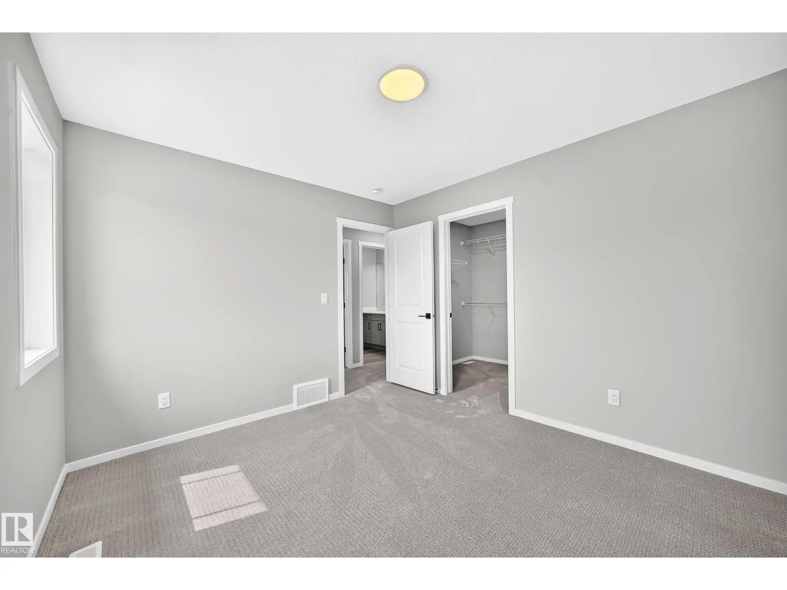20512 15 AV NW