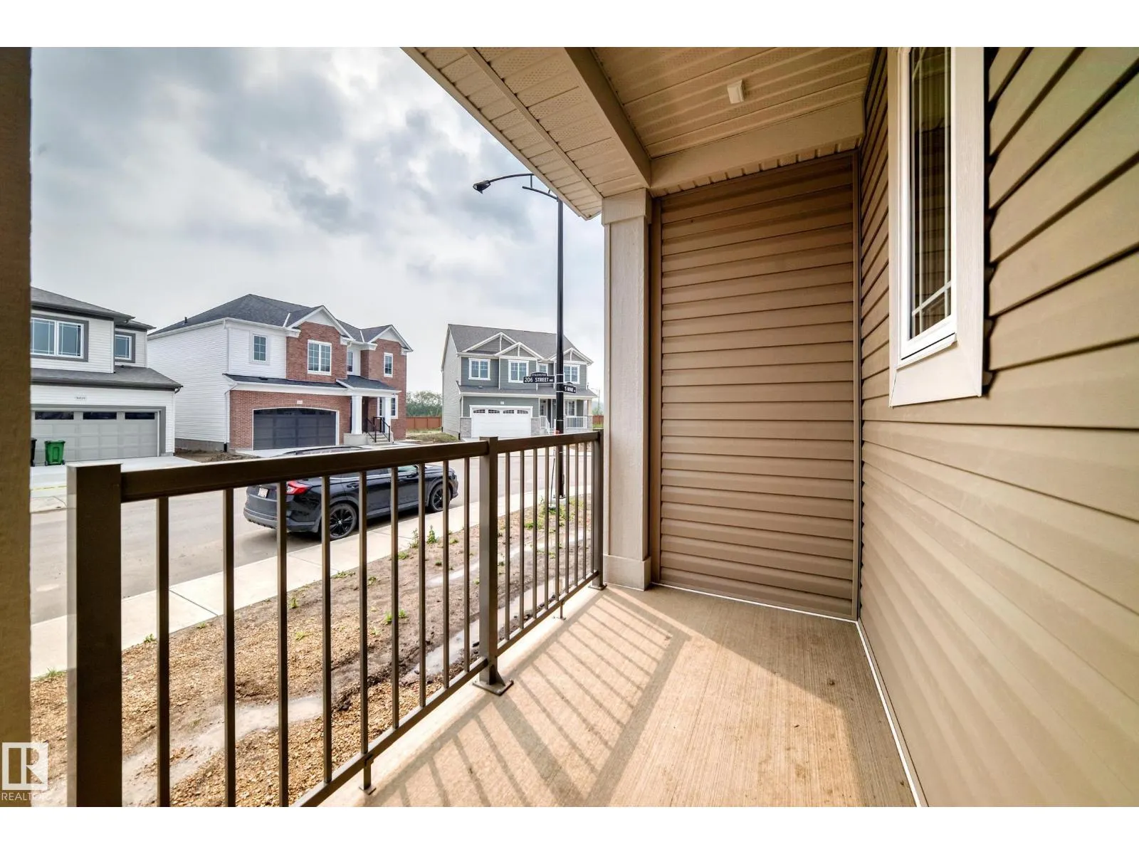 20512 15 AV NW