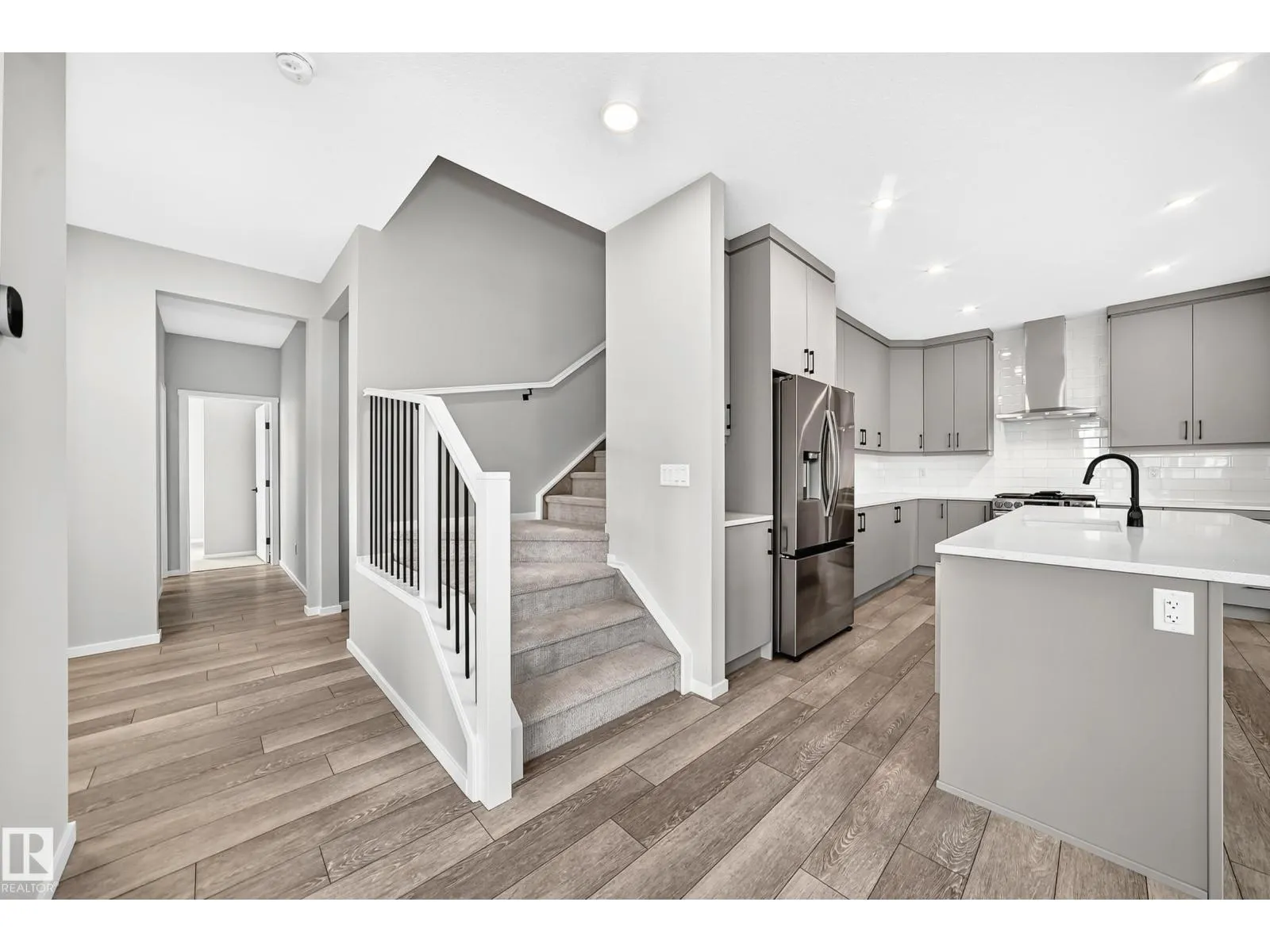 20512 15 AV NW