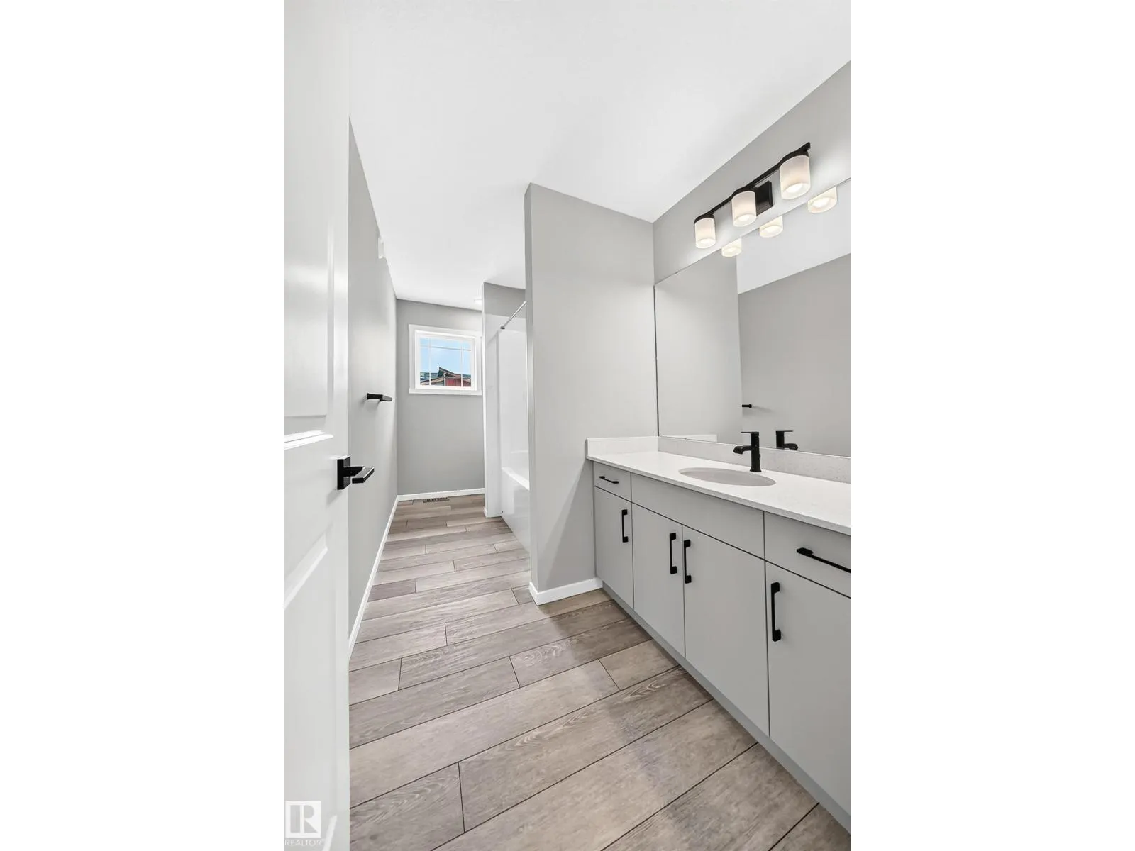 20512 15 AV NW