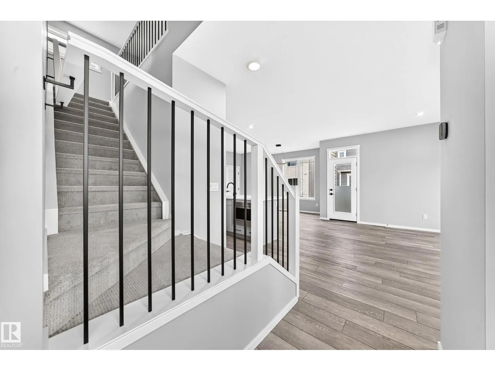 20512 15 AV NW
